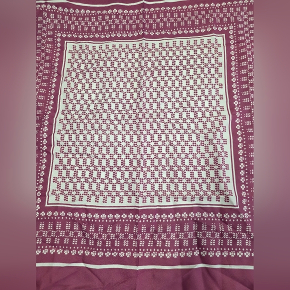 Totes Pink and White Pattern Scarf - Picture 2 of 4